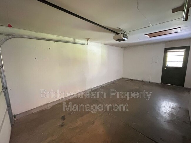 Photo - 1912 High Knoll Dr