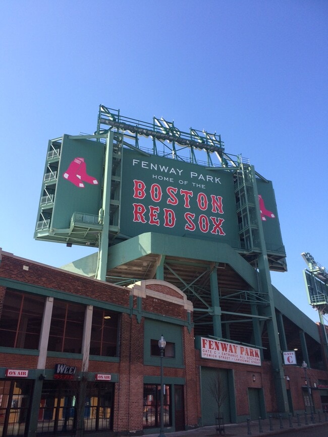 Photo - Landmark Square Apartments
