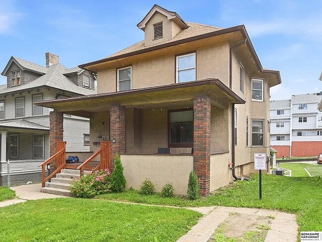 117 S 38th St Unit 2