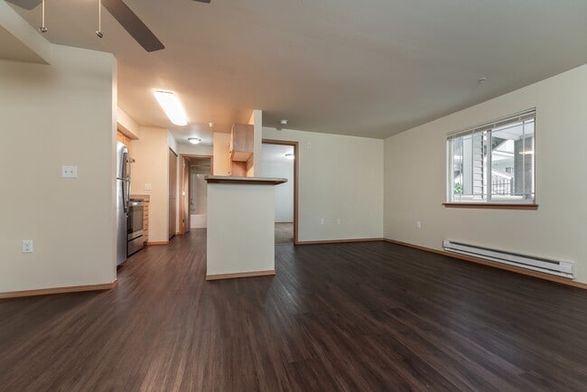 1x1 S Kitchen + Living Room