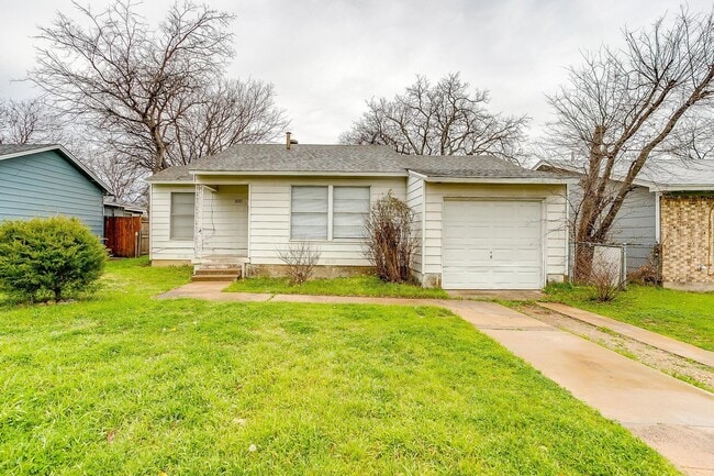 Building Photo - Cozy 2-Bedroom, 1-Bath Home Near Southwest...
