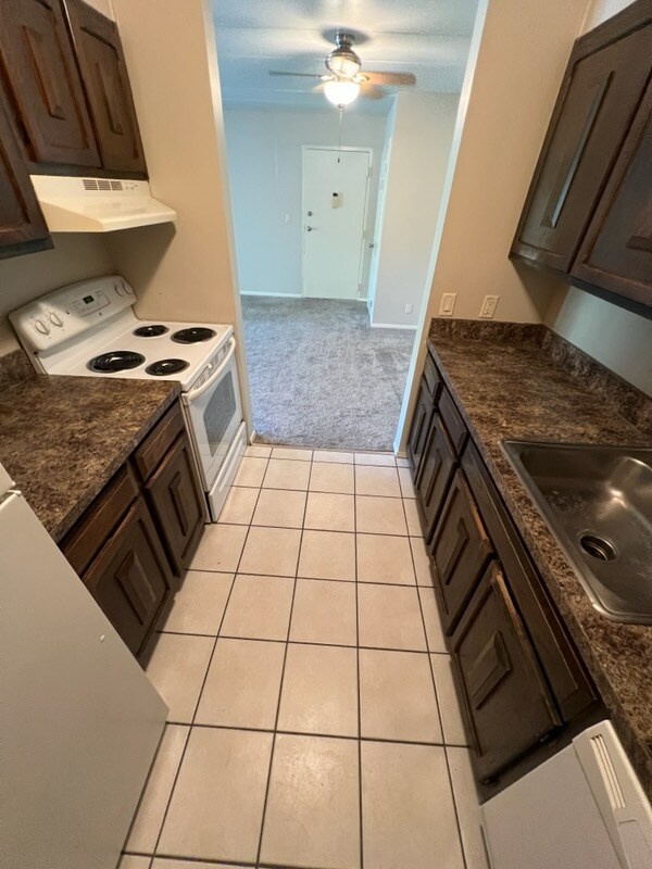 Photo - 4401 S 27th St Unidad E14