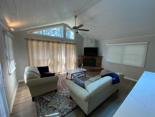 Room in House on Old Farm Rd