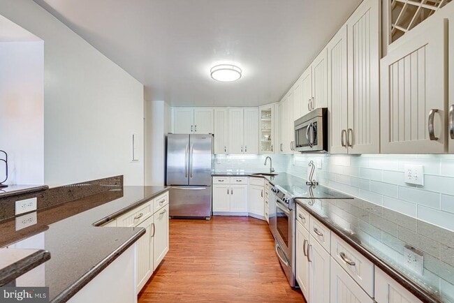 Photo - 8340 Greensboro Dr Unit 521