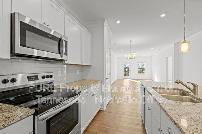 Photo - 932 Millstream Dr