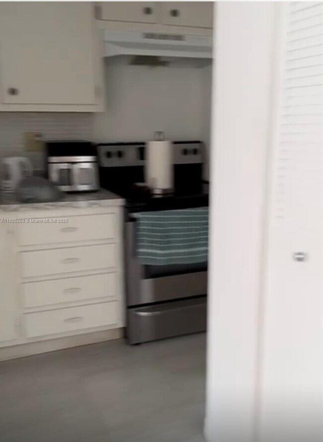 Photo - 251-174 174th St Unidad 1210