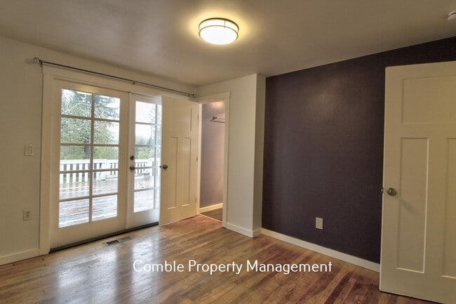 Photo - 16605 NE 87th St