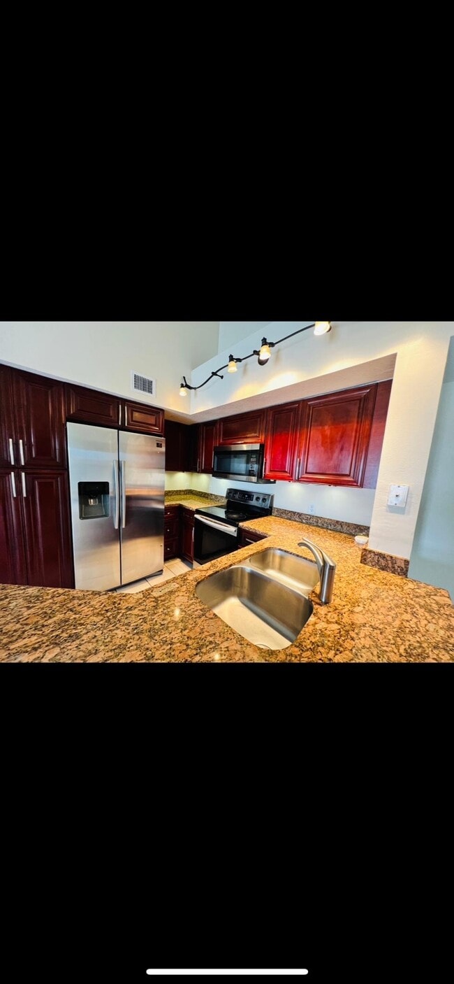 Building Photo - 4240 San Marino Blvd