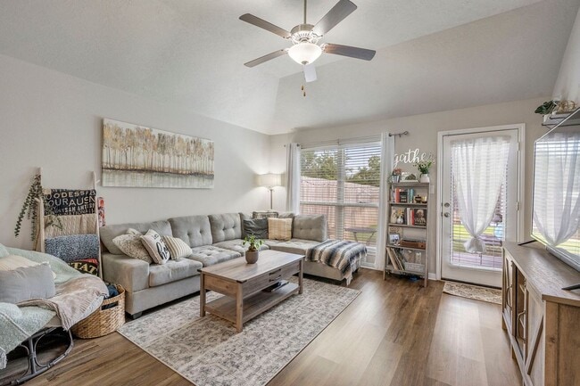 Photo - 3700 Mckenzie St