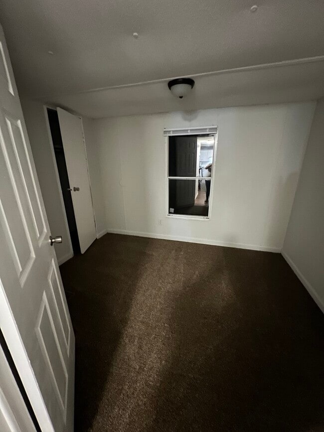 Photo - 691 Julia St