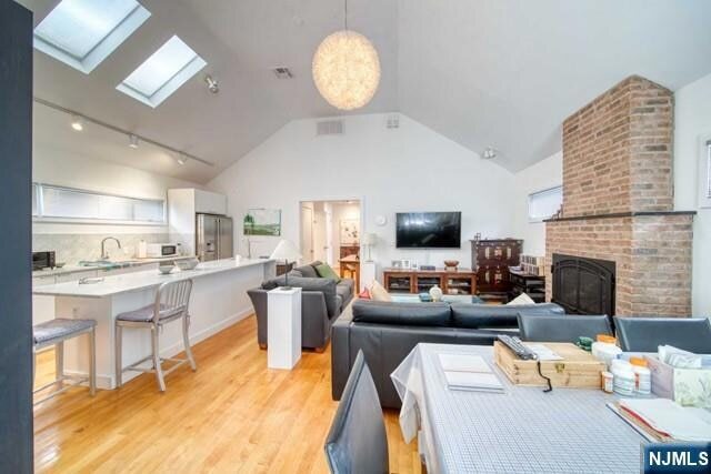 Photo - 1605 Center Ave