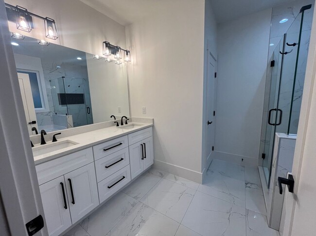 Photo - 832 Post Oak Cir