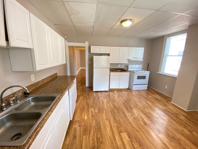 Photo - Hunter Ave 1438-1440 ONYX Unit 1440