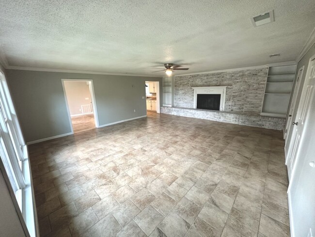 Photo - 311 Fletcher Dr House