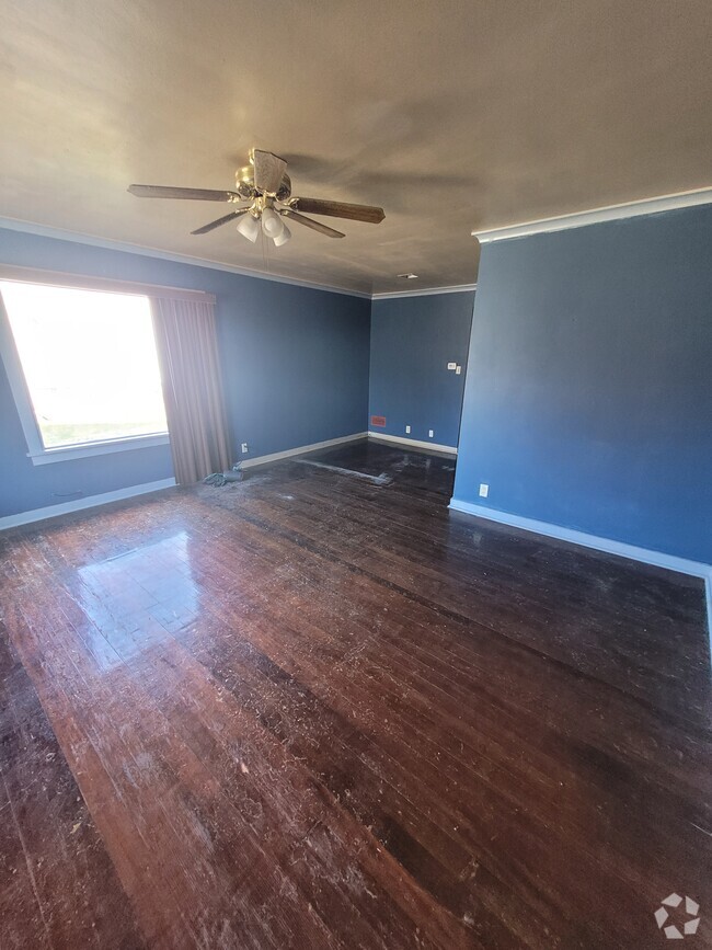 Building Photo - 1021 Huron Ave Rental