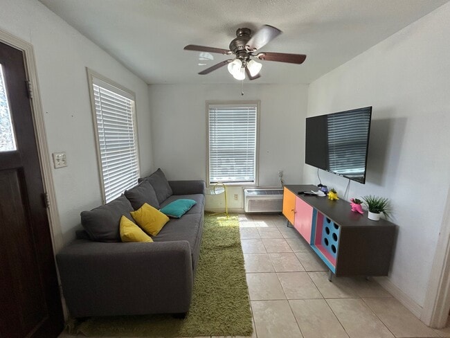 Photo - 212 Montclair Ave