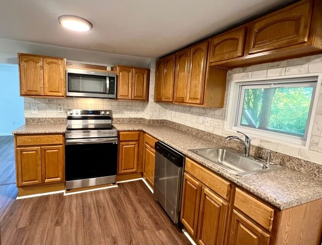 Building Photo - 16 Blandford Hill Rd Unit A Rental