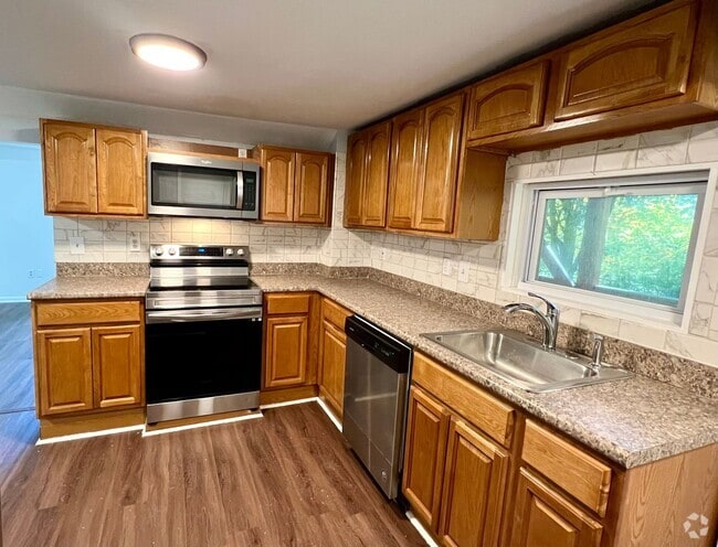 Building Photo - 16 Blandford Hill Rd Unit A Rental