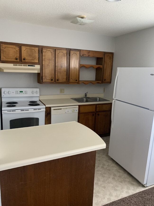 Photo - 523 Hutchens Rd