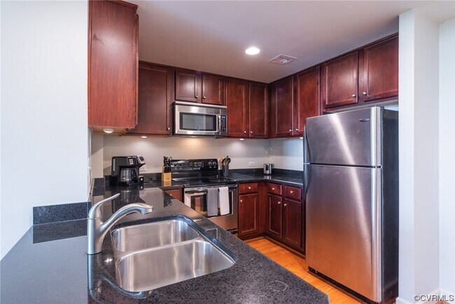 Photo - 1101 Haxall Point Unit U406