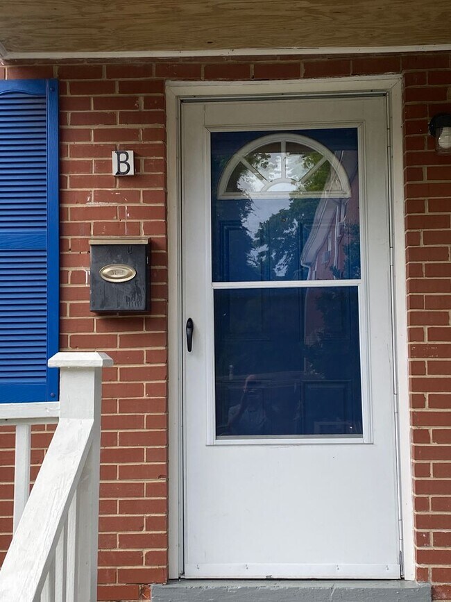 Photo - Adorable Townhouse with All Appliances Near Duke West & Hospital Unit 2010B