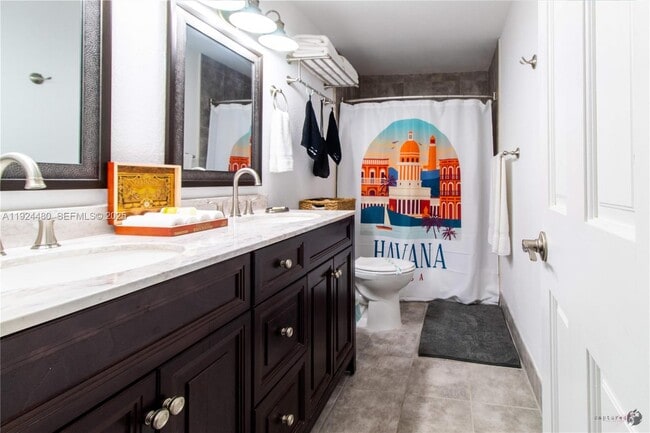 Photo - 985 SW 10th St Unit 3