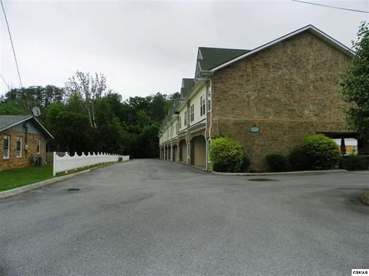 Pigeon Forge Townhomes - 2665 High Valley Dr Apartments