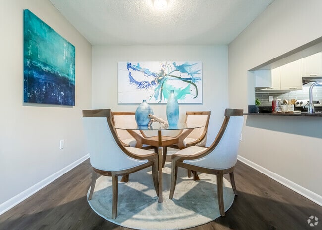 2 BDR / 2 BA - 1,200 Sq Ft