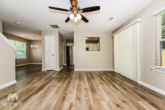 Photo - 1666 Hallmark Hills Dr