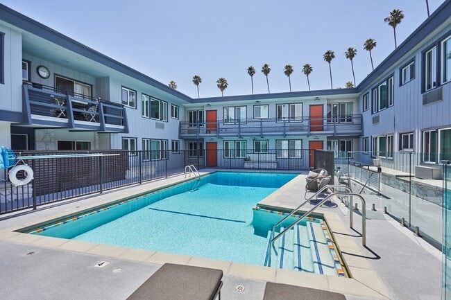Photo - Hayden on Hollywood...Authentic Hollywood Living Experience! Fully Remodeled Units...CALL NOW!