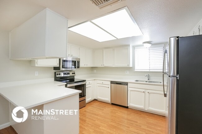 Photo - 2807 N 45th Dr