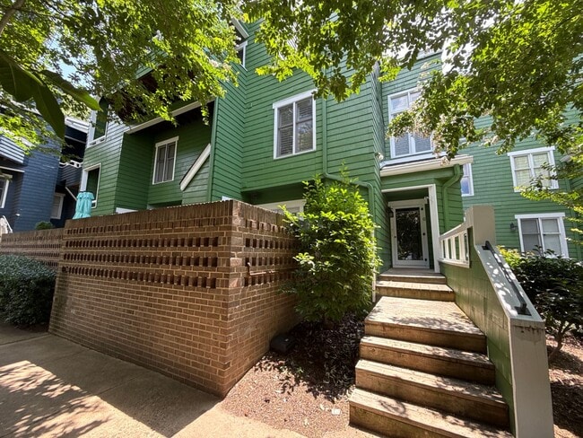 Building Photo - COMING SOON:2 bedroom townhome in Uptown Charlotte! Unit G
