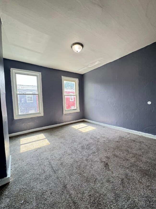 Photo - 2005 Etting St
