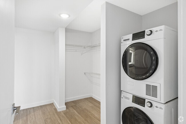 The Henry - 1BR, 1BA - 781SF - Laundry