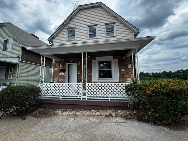 Building Photo - Comfortable 3BR Home in Munhall