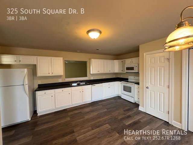 Photo - 325 S Square Dr