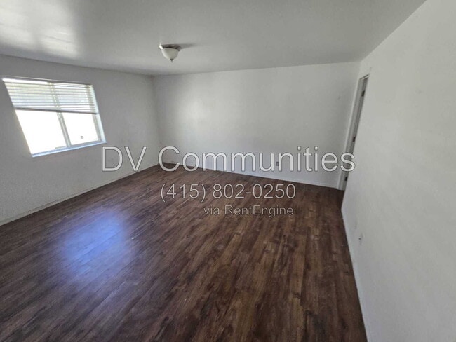 Building Photo - 2822 SW Juniper Ave