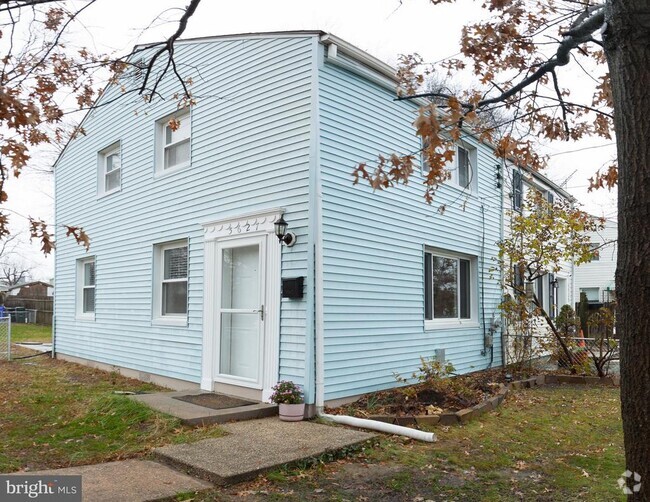 Building Photo - 5627 8th St S Rental