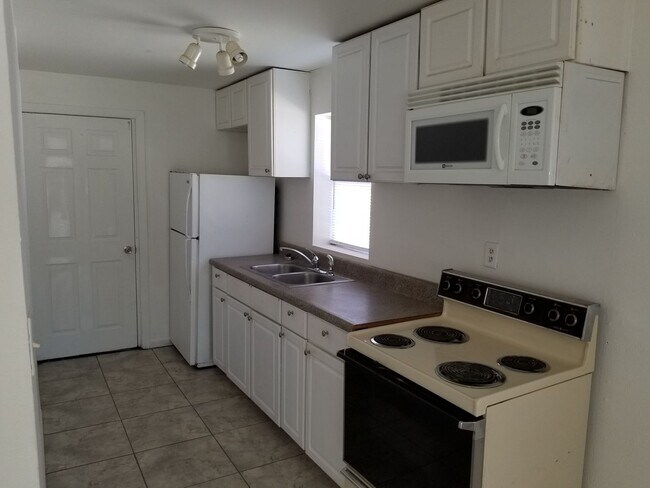 Photo - Three-Bedroom Home Near Lake Shipp