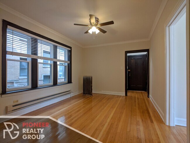 Photo - 1421 W Hutchinson St Apartments Unit 4222 Clark-2