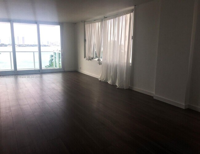 Photo - 1000 West Ave Unidad 411