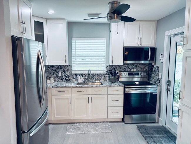 Photo - 222 SE 3rd St