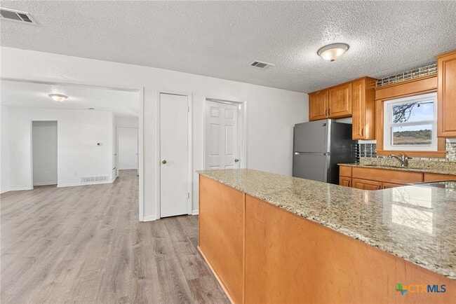 Photo - 505 Curry Ave