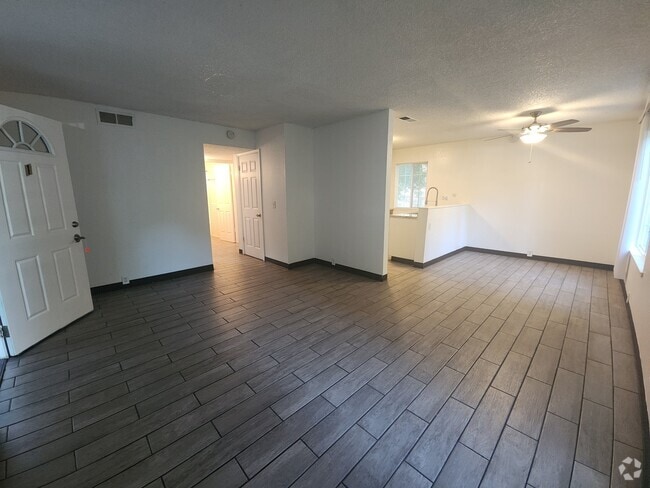 Building Photo - 1305 Grant St Rental