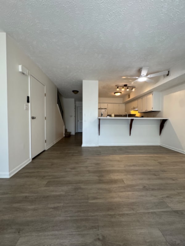 Photo - 365 W Illinois Ave