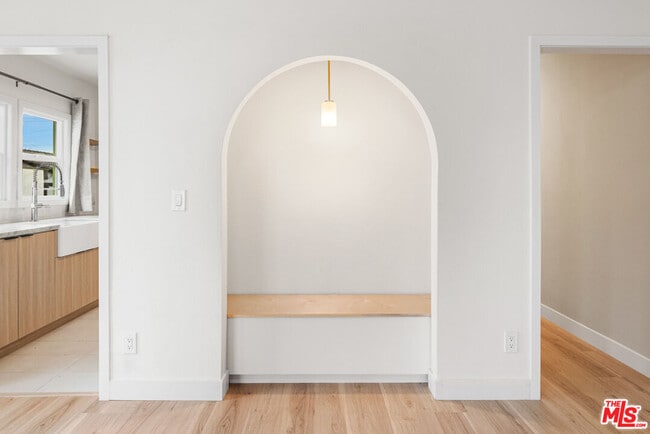 Building Photo - 612 Romulo St