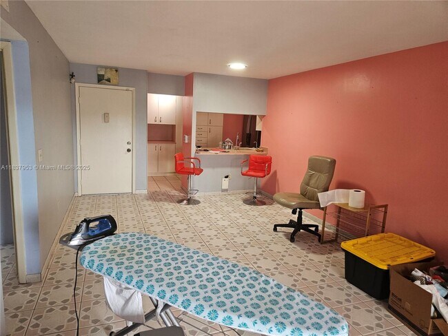 Building Photo - 855 NE 209th St Unit 203-34 Rental