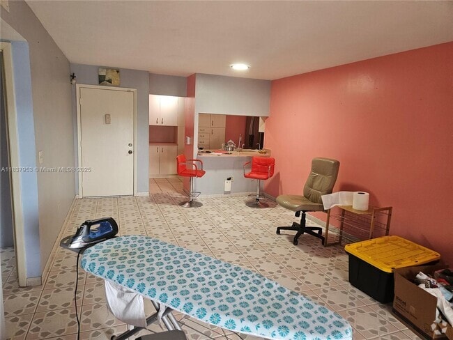 Building Photo - 855 NE 209th St Unit 203-34 Rental