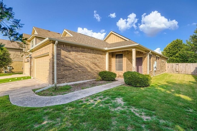 Photo - 16001 Hampton Bliss Trce Casa