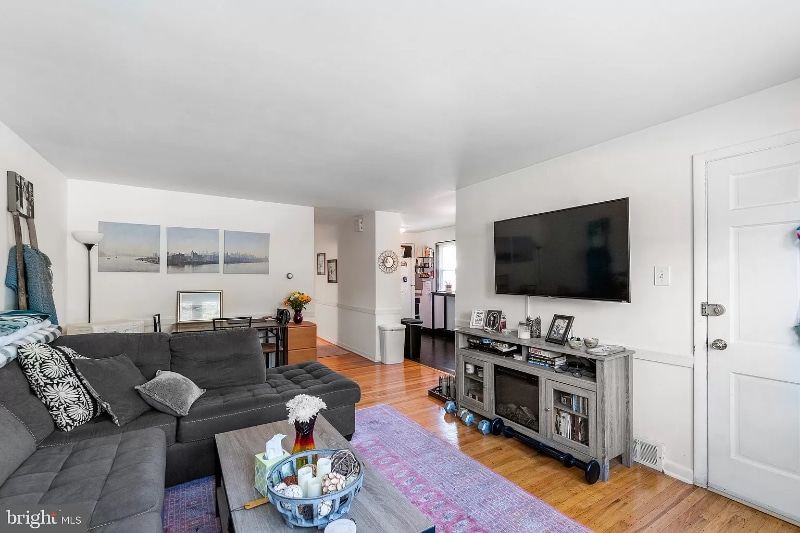 Photo - 410 W Jefferson St
